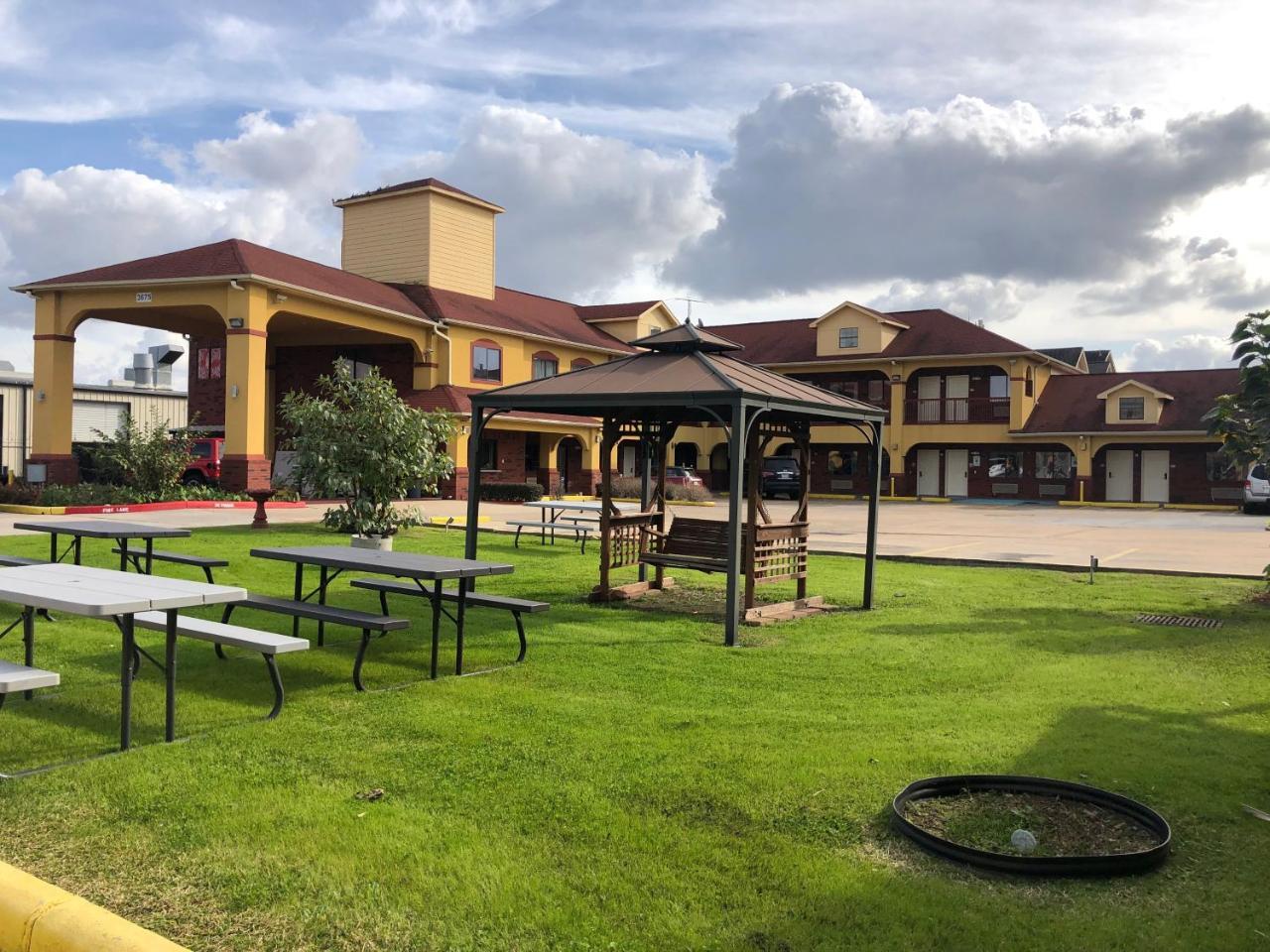 Raintree Inn And Suites Houston Exterior photo